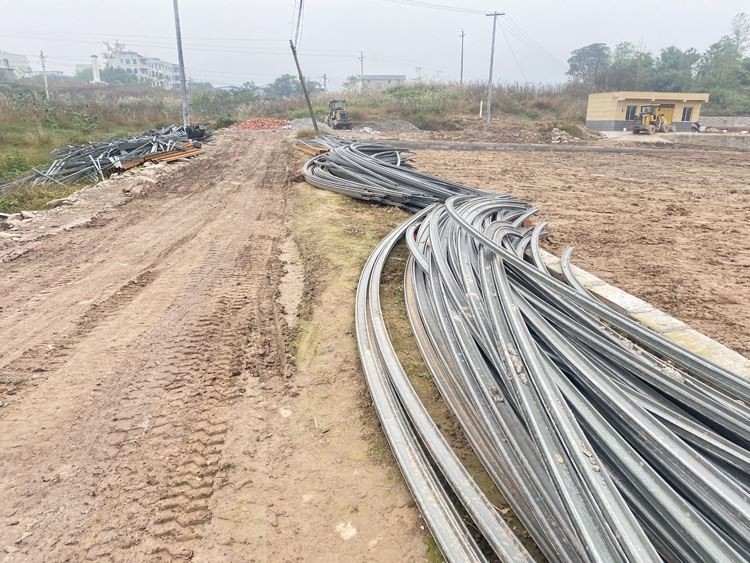 The comparison between smart greenhouses and traditional greenhouses The comparison between smart greenhouses and traditional greenhouses